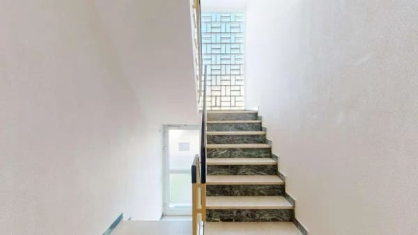 Immobilie in Hagenbach - ~~ GEPFLEGTE DREI ZIMMER WOHNUNG MIT BALKON, KELLERABTEIL, GARAGE UND STELLPLATZ ~~ - Bild 1