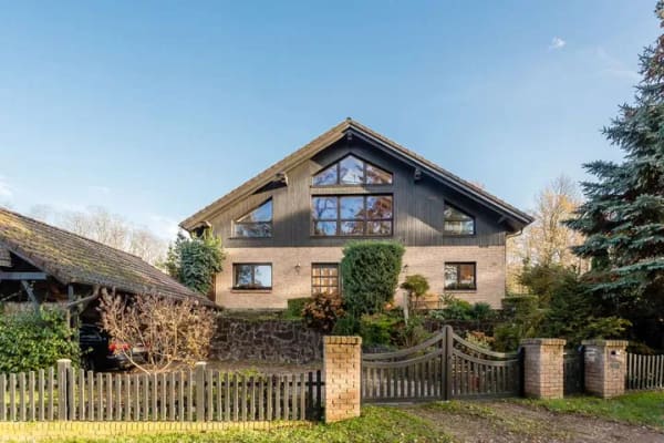 Immobilie in Diensdorf-Radlow - Einfamilienhaus mit Einliegerwohnung & herrlichem Seeblick - Bild 1