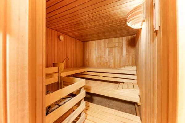 Immobilie in Trochtelfingen - Gehobenes Wohnhaus mit 255 m² Wfl., Indoor-Pool & Sauna – zum Gestalten - Bild 3