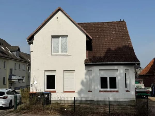 Immobilie in Bad Segeberg - Achtung !!!!! Zweifamilienhaus, modernisiert, mit neuer Heizung - Bild 0
