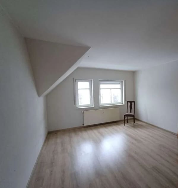 Immobilie in Glauchau - BEZUGS-&/PROVISIONSFREI! Helle 3,5-Zi. Maisonette:Zentrum Glauchau/2 Etagen/Fernsicht/Kü/Stellpl/Bal - Bild 0