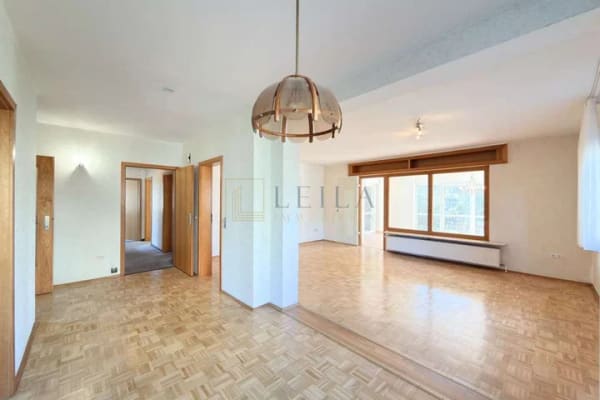 Immobilie in Wolfsburg - Platz für Familie, Arbeiten & Leben – großzügiges Haus auf 1.143 m² Grundstück! - Bild 1