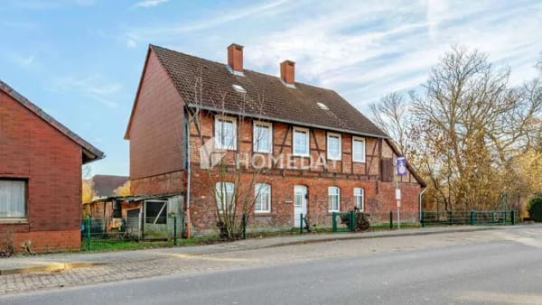 Immobilie in Kneitlingen - Sanierungsobjekt in ruhiger Lage - Historisches Fachwerk mit PV-Anlage & viel Raum für Ihre Ideen - Bild 0