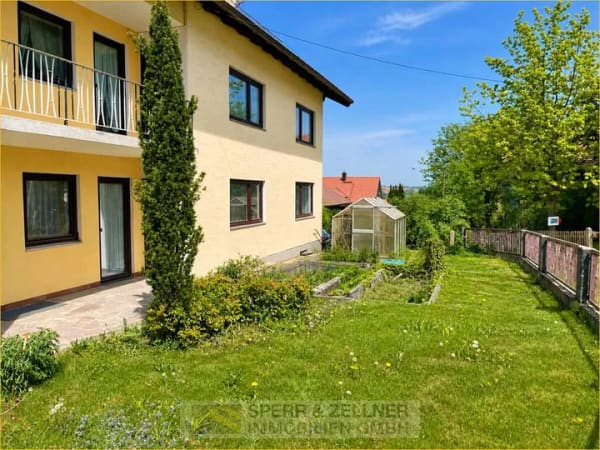 Immobilie in Dorfen - Dorfen - 8-Zimmer-Einfamilienhaus mit Garten, Garage und Potential - Bild 1