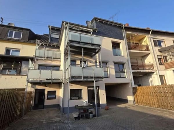 Immobilie in Nalbach - *** Tolles 4-5 Familienhaus - ideale Kapitalanlage *** - Bild 1