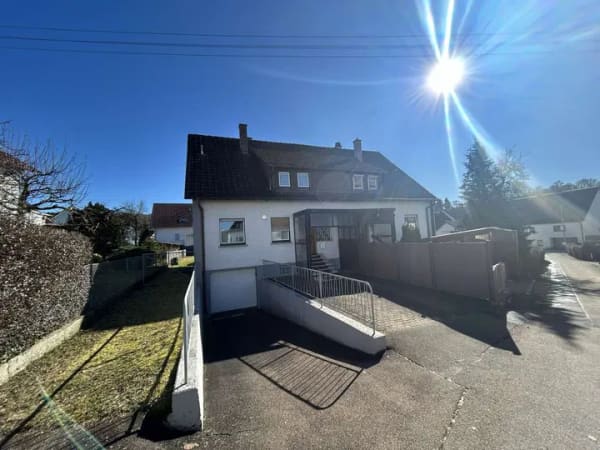 Immobilie in Böhmenkirch - Doppelhaushälfte mit großem Garten und Garage - Bild 0