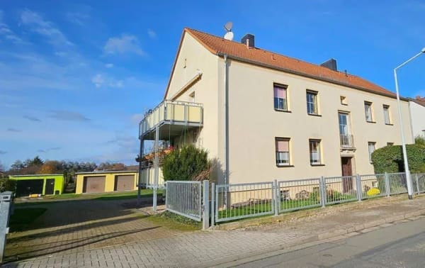 Immobilie in Arnstadt - Top Kapitalanlage mit 6% Rendite - Schöne 3-Raumwohnung in Arnstadt mit Drei Gleichen Blick - Bild 1