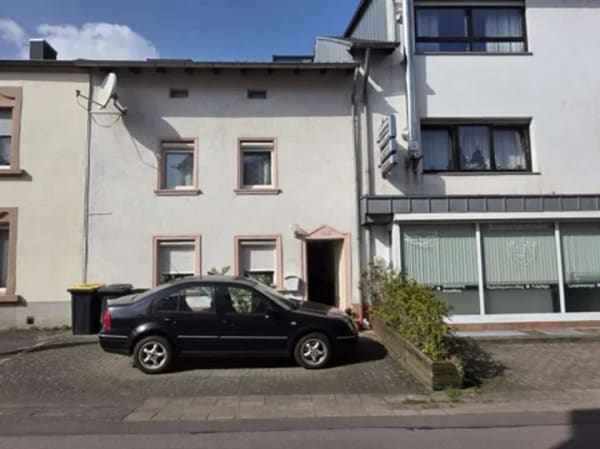Immobilie in Rehlingen-Siersburg - *** Kleines 2-3 Familienhaus - komplett vermietet *** - Bild 0