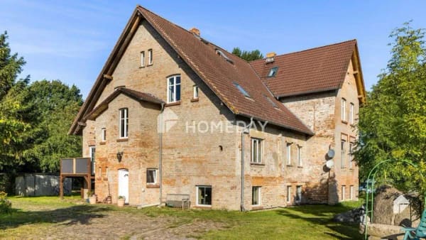 Immobilie in Bentwisch - Seltene Gelegenheit für Investoren - Historisches Gutshausensemble auf über 7.600 Quadratmetern Land - Bild 2