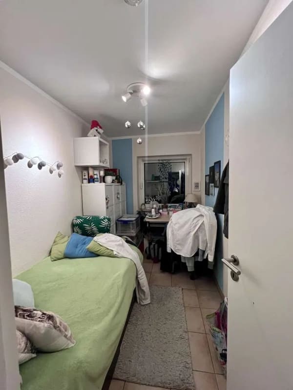 Immobilie in Wiesbaden - Wohnen mit Komfort: 3-Zimmer-Wohnung mit Balkon und gemeinschaftlichem Pool - Bild 2