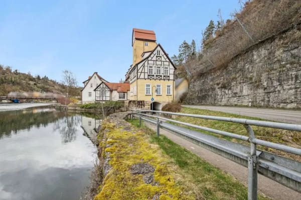 Immobilie in Rottenburg am Neckar - Provisionsfrei! Einzigartiges Wohnjuwel im Denkmal. Maisonette-Wohnung mit charmanten Turmzimmern. - Bild 0