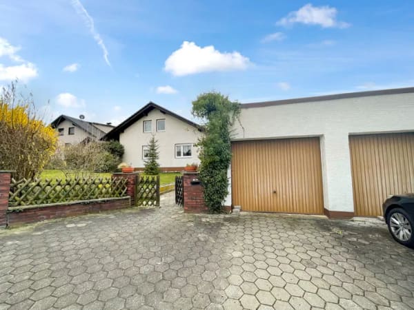 Immobilie in Strullendorf - Vielseitiges Raumwunder mit riesigem Garten – Ihr neues Zuhause in Mistendorf - Bild 1