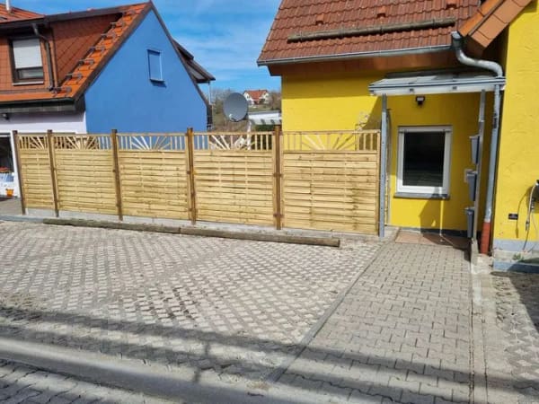 Immobilie in Deining - Frisch renovierte, ruhige Erdgeschoss-Wohnung mit Terrasse, großem Gartenanteil und 2 Stellplätzen - Bild 2