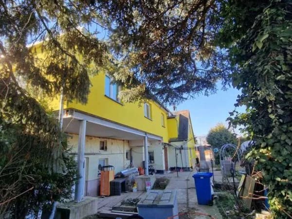 Immobilie in Wermsdorf - +++ Familientraum mit Entwicklungspotenzial - DHH mit Garage & grünem Garten +++ - Bild 0