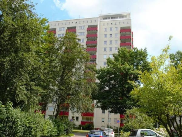 Immobilie in Pinneberg - Große 3 1/2-Zi.-Wohnung im Grünen von Pinneberg-Waldenau, Nähe HH! - Bild 0