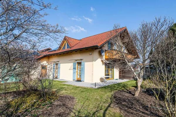 Immobilie in Schönthal - Großzügiges Zuhause mit umzäunten Gartengrundstück und vielseitigem Studio - Bild 4