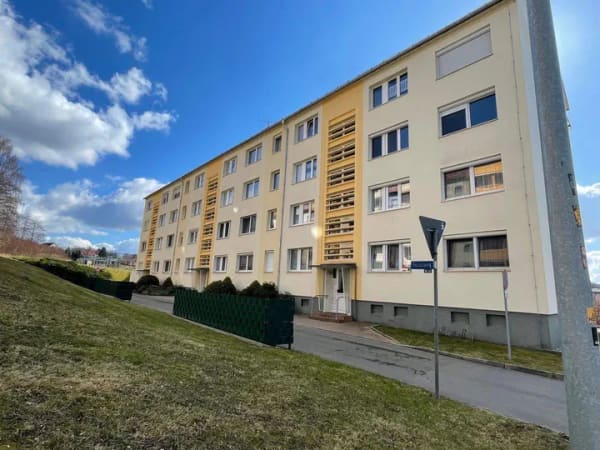 Immobilie in Weißenborn/Erzgebirge - 2-Raum-Eigentumswohnung mit großem Balkon in Weißenborn als Kapitalanlage - Bild 0