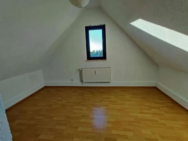 Immobilie in Pfinztal - 2 Zimmer Wohnung Dachgeschoss in Berghausen - Bild 0