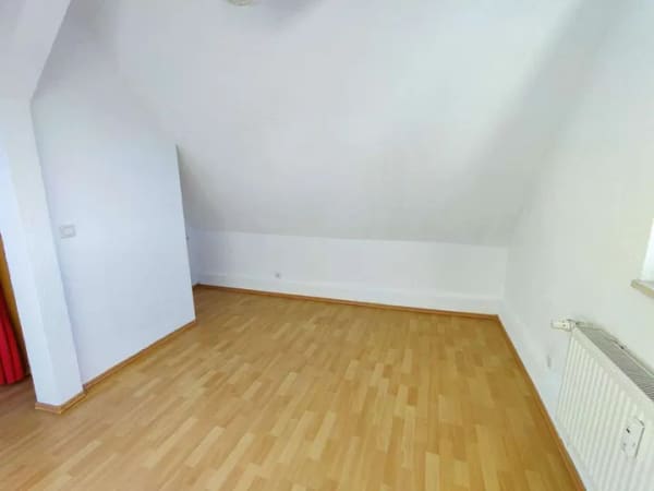 Immobilie in Pfinztal - 2 Zimmer Wohnung Dachgeschoss in Berghausen - Bild 2