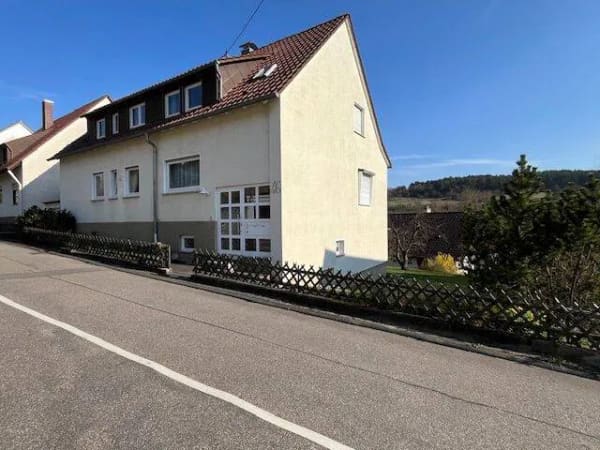 Immobilie in Weissach - Geräumiges Familienhaus mit 8 Zimmern in Weissach - Bild 2