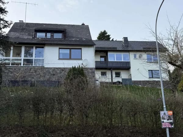 Immobilie in Kelberg - Zwei Häuser auf einem Grundstück - eines vermietet, eines leerstehend! - Bild 0