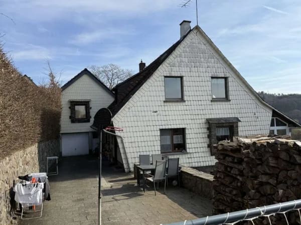 Immobilie in Kelberg - Zwei Häuser auf einem Grundstück - eines vermietet, eines leerstehend! - Bild 3