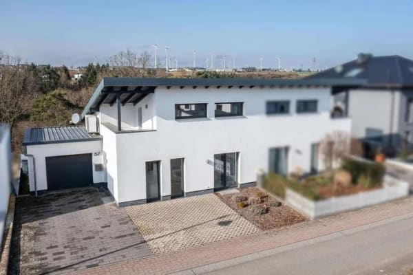 Immobilie in Altweidelbach - Junge, moderne Doppelhaushälfte in naturnaher Randlage mit Blick ins Grüne - Bild 1