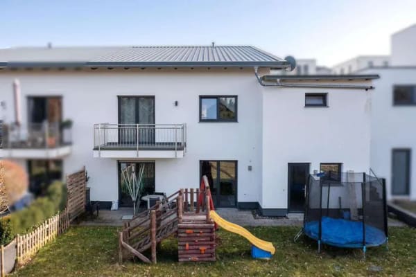 Immobilie in Altweidelbach - Junge, moderne Doppelhaushälfte in naturnaher Randlage mit Blick ins Grüne - Bild 3