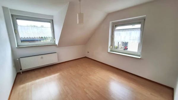 Immobilie in Lehre - Preis reduziert - Viel Platz - 2 Familienhaus + Vollkeller und Garage - Bild 4