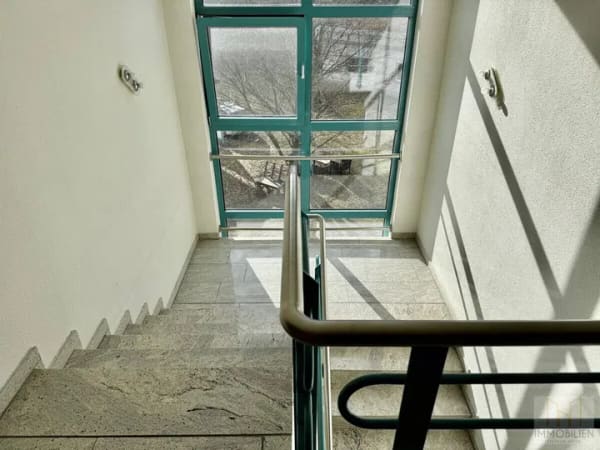 Immobilie in Rudolstadt - Helle Dachgeschosswohnung mit Balkon - gepflegte Kapitalanlage - Bild 2