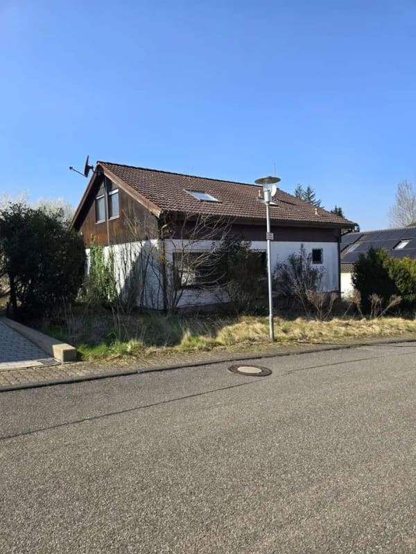 Immobilie in Gondelsheim - Gondelsheim: Freistehendes Einfamilienhaus mit ELW, Doppelgarage, Werkstatt, großer Garten, Terrasse - Bild 4