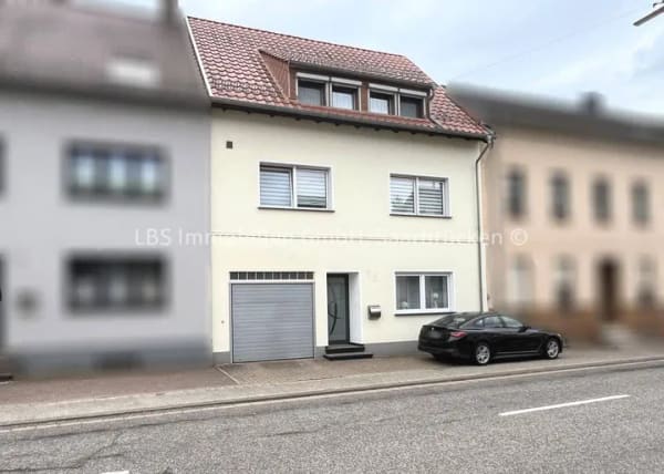 Immobilie in Eppelborn - Modernisiertes Wohnhaus mit großzügigem Raumangebot, Garten und Garage - Bild 0