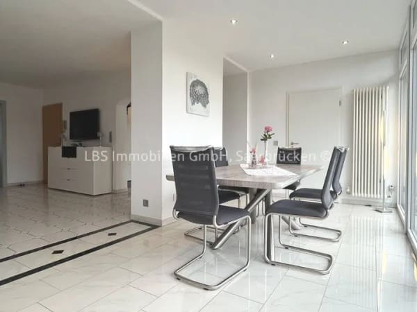 Immobilie in Eppelborn - Modernisiertes Wohnhaus mit großzügigem Raumangebot, Garten und Garage - Bild 4