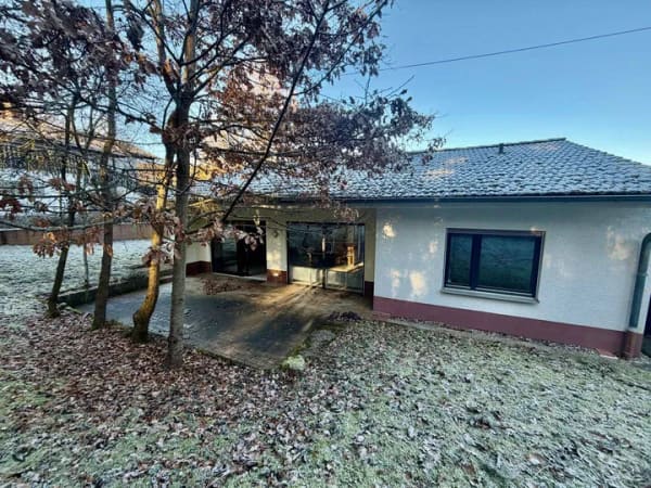 Immobilie in Oberwiesen - Bungalow/EFH  mit Potential im Grünen mit Garage - Bild 0