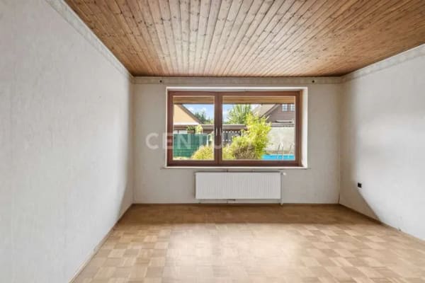 Immobilie in Hemsbünde - Imposantes Haus ... benötigt aber Liebe! - Bild 3