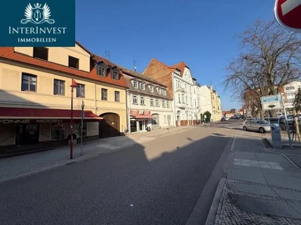 Immobilie in Burg - Wohn- und Geschäftshaus mit großem Entwicklungspotenzial direkt am Marktplatz in Burg bei Magdeburg - Bild 0