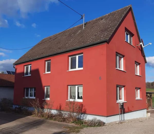 Immobilie in Buch - Kernsaniertes Einfamilienhaus mit Stall und Reitplatz zur Pferdehaltung - Bild 0