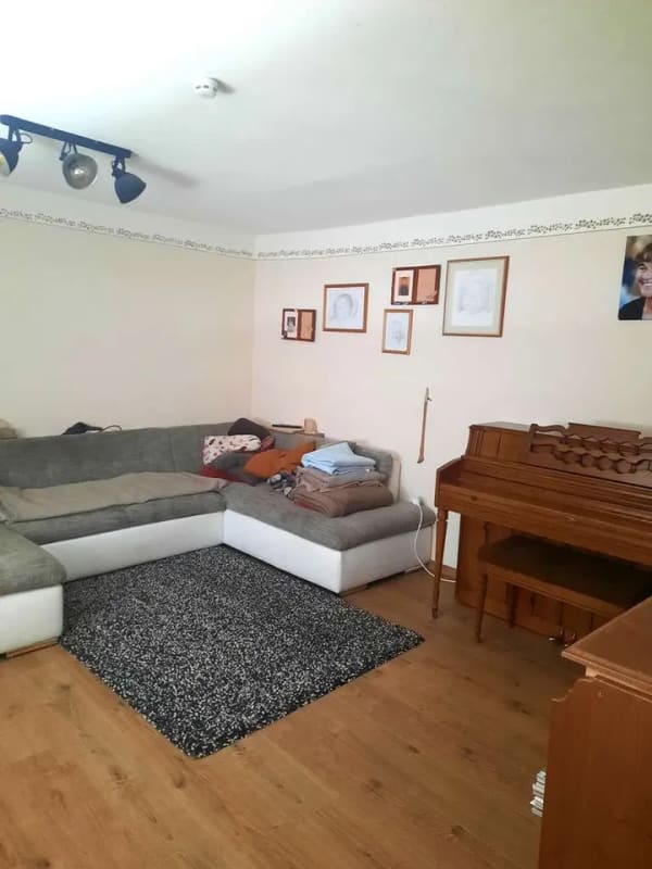 Immobilie in Buch - Kernsaniertes Einfamilienhaus mit Stall und Reitplatz zur Pferdehaltung - Bild 2