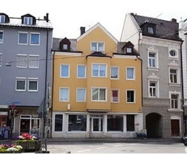 Immobilie in Fürstenfeldbruck - Wohn-und Geschäftshaus in zentraler Lage in Fürstenfeldbruck mit viel Potential - Bild 0