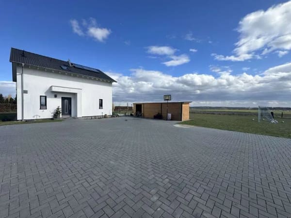 Immobilie in Nordwestuckermark - Exklusives Energieeffizienzhaus (KfW 55) – Neubau 2022 mit großzügigem Grundstück & Nebengelass - Bild 2