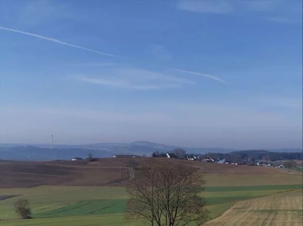 Immobilie in Selbitz - Idyllisch Wohnen mit freiem Blick ins Grüne - Bild 1