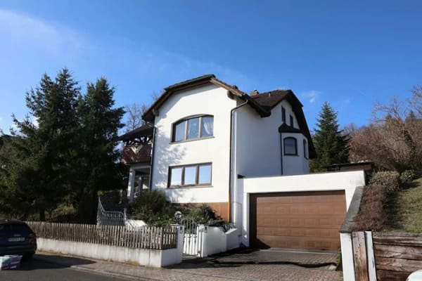 Immobilie in Lohr am Main - ZUHAUSE MIT AUSSICHT – Viel Platz für Ihre Zukunft - Bild 0