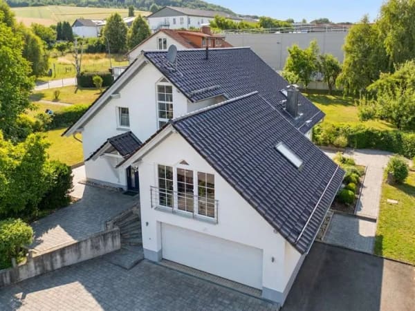 Immobilie in Zierenberg - Neuwertiges Einfamilienhaus mit Sauna und Kamin in Zierenberg - Bild 1