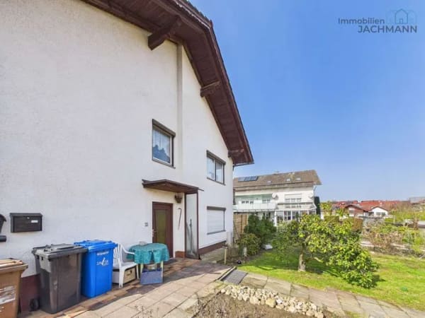 Immobilie in Hunderdorf - Ein neues Zuhause - heute, morgen und für die Zukunft - ZFH mit Potential in Hunderdorf - Bild 1