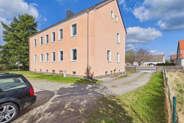 Immobilie in Hohenleipisch - Kapitalanlage mit Luft nach oben: Modernisiertes MFH mit 4 Einheiten, Garagen und Ausbaupotenzial - Bild 1