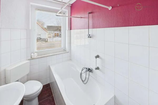 Immobilie in Hohenleipisch - Kapitalanlage mit Luft nach oben: Modernisiertes MFH mit 4 Einheiten, Garagen und Ausbaupotenzial - Bild 4