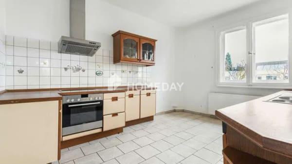 Immobilie in Oranienburg - Ihr neues Kapitel beginnt hier: Doppelhaushälfte mit sechs Zimmern, Keller, Garten und Kamin - Bild 1
