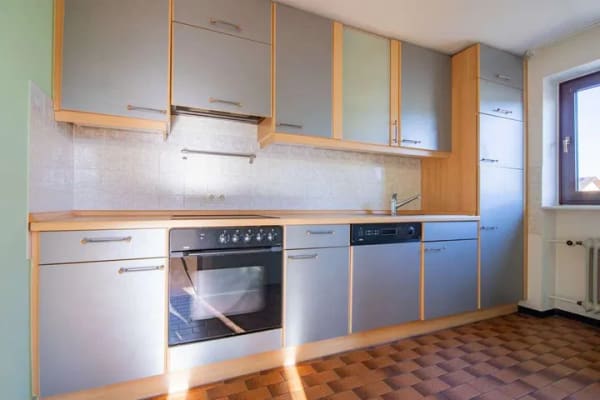 Immobilie in Lauchringen - 3,5-Zimmer Wohnung mit Garage für Ihr Wohnmobil oder Boot in Lauchringen - Bild 2