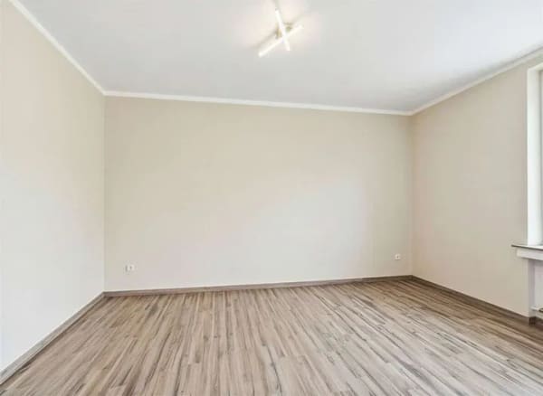 Immobilie in Großkrotzenburg - Leerstehende, sanierte 3-Zimmer-Eigentumswohnung mit Balkon in Fußweite zum See - Bild 1