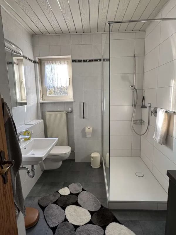 Immobilie in Hösbach - Zweifamilienhaus mit Garten und Balkon in Hösbach - Bild 3